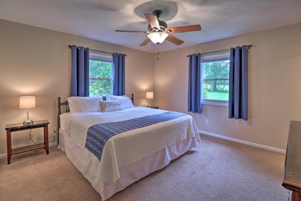Hendersonville Home With Fire Pit 5 Mi To Downtown! المظهر الخارجي الصورة