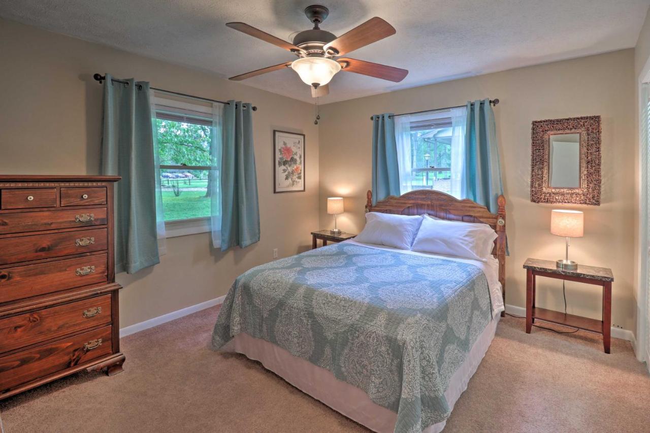Hendersonville Home With Fire Pit 5 Mi To Downtown! المظهر الخارجي الصورة