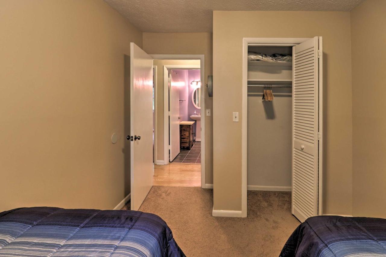 Hendersonville Home With Fire Pit 5 Mi To Downtown! المظهر الخارجي الصورة