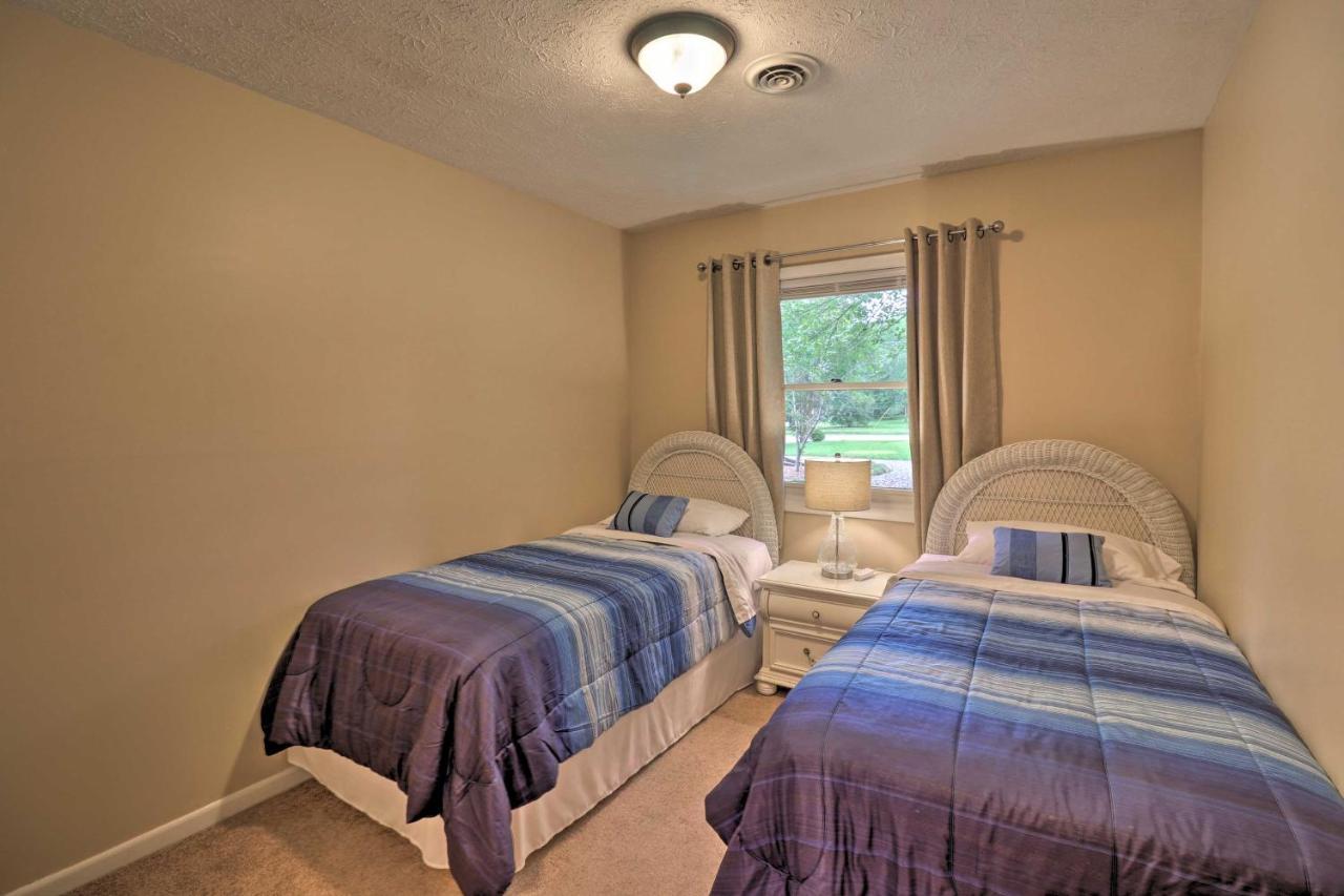 Hendersonville Home With Fire Pit 5 Mi To Downtown! المظهر الخارجي الصورة