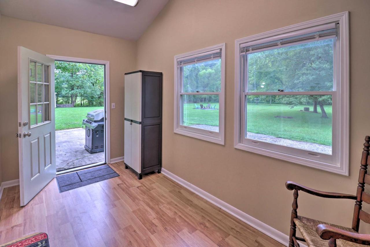 Hendersonville Home With Fire Pit 5 Mi To Downtown! المظهر الخارجي الصورة