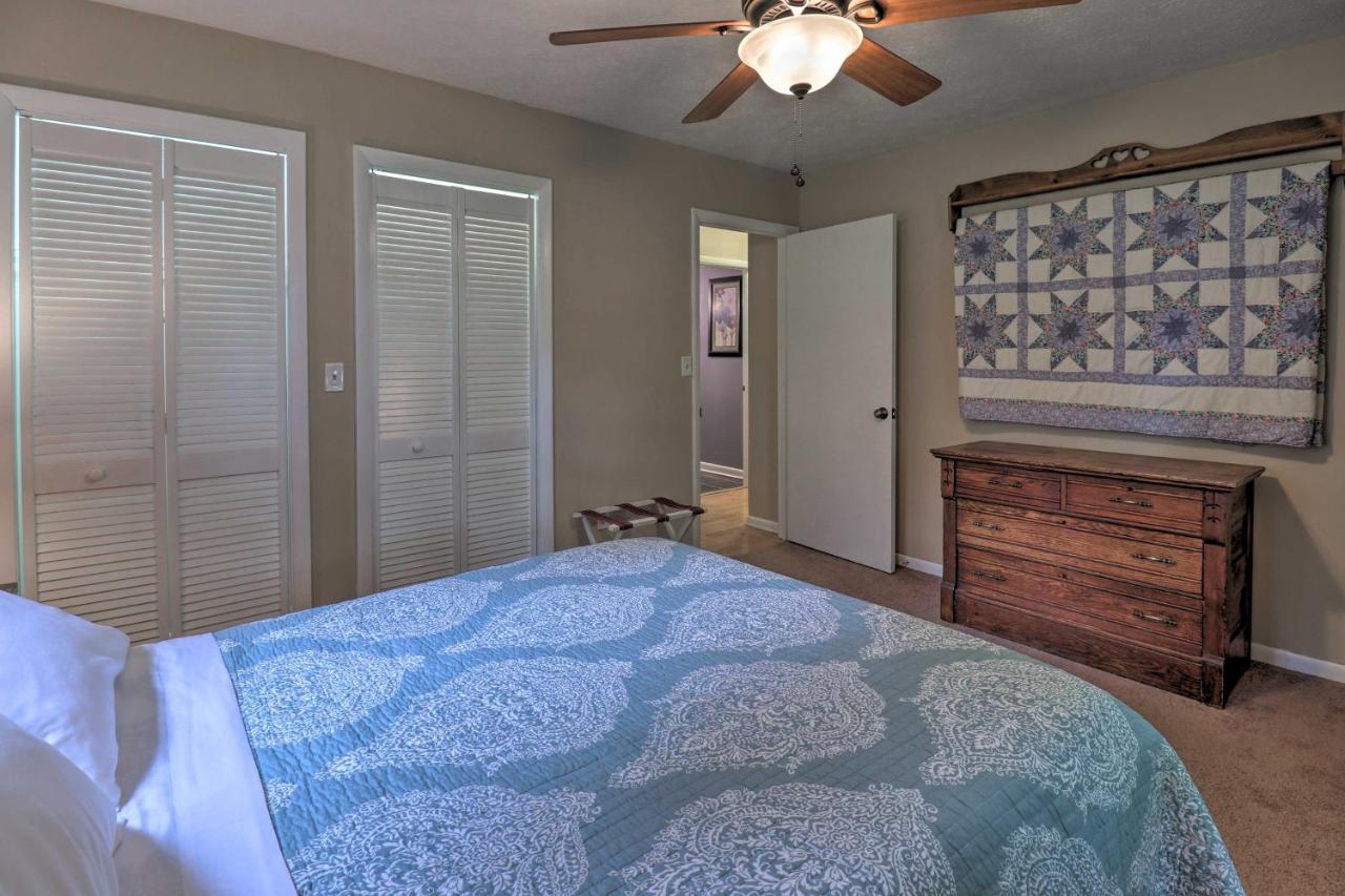 Hendersonville Home With Fire Pit 5 Mi To Downtown! المظهر الخارجي الصورة